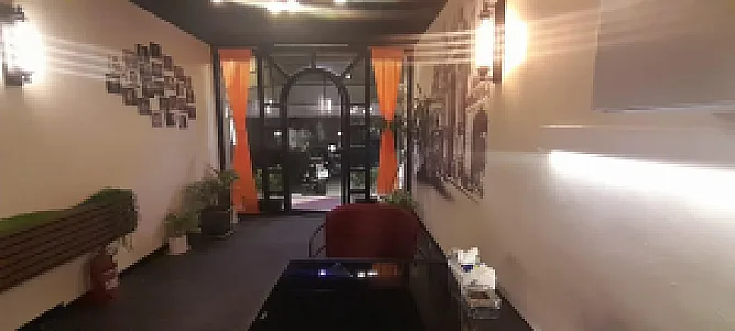 کافه قلیون علی بی