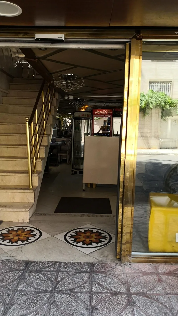 رستوران کبابی گلبرگ - تصویر 3