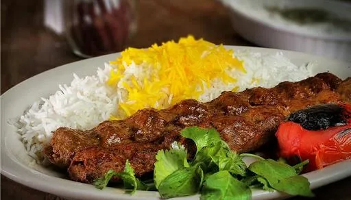 رستوران زنجیره‌ای طارم شعبه بازار - تصویر 2