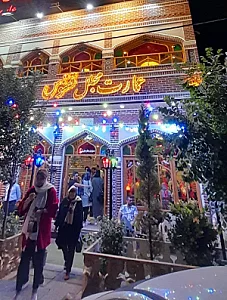 رستوران سنتی عمارت مجلل ققنوس