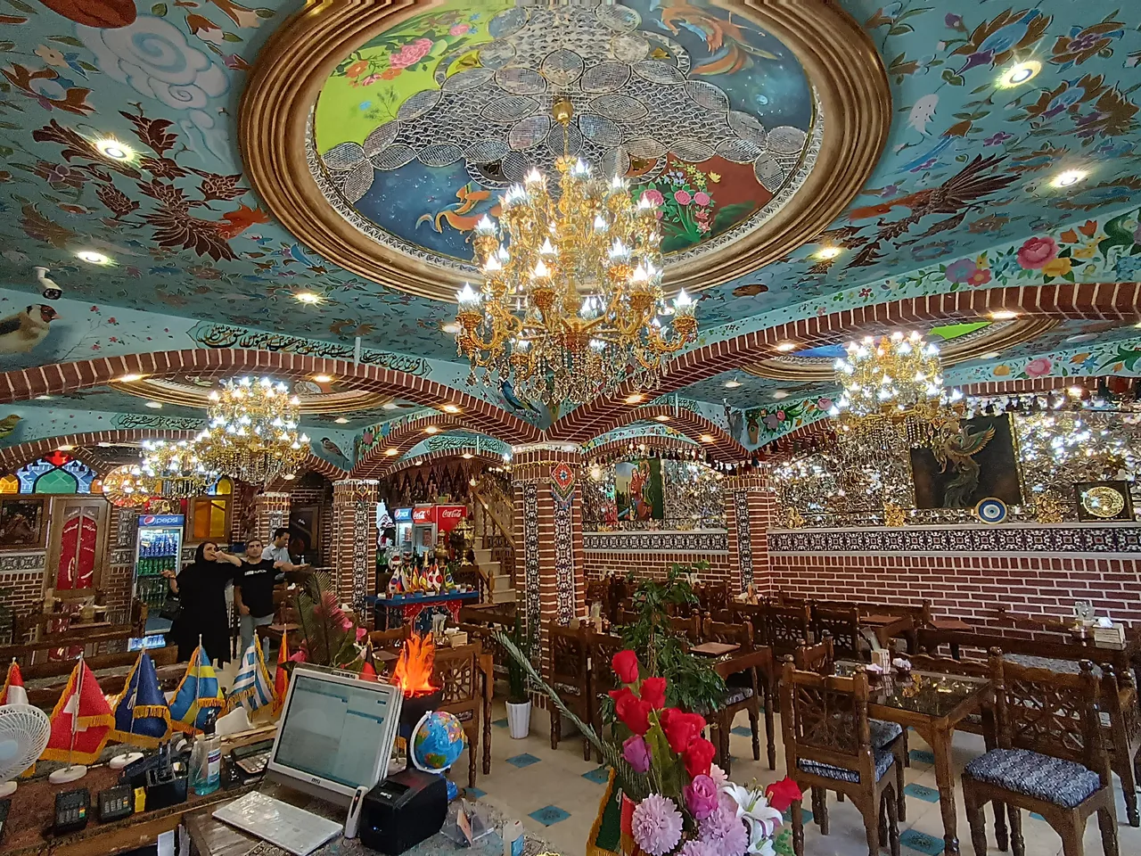 رستوران سنتی عمارت مجلل ققنوس - تصویر 2