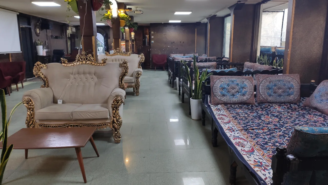 کافه رستوران کوچه باغ