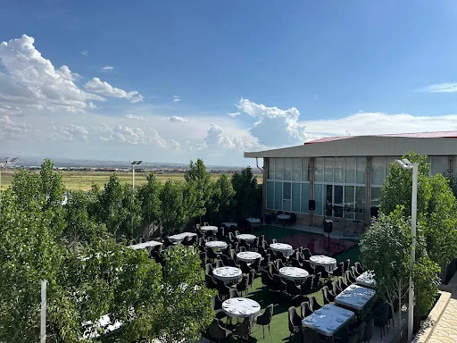 باغ تالار آتا