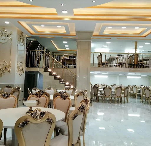 تالار قصر طلایی