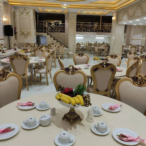 تالار قصر طلایی