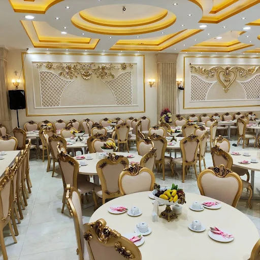 تالار قصر طلایی