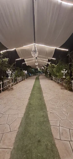 باغ تالار رز گاردن