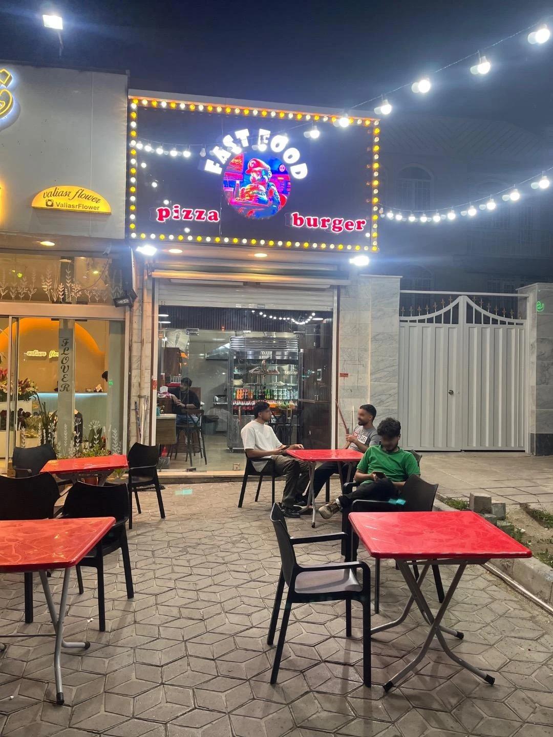 ساندویچ کلبه - تصویر 2