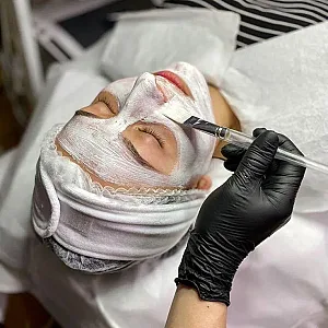 مرکز تخصصی فیشال و پاکسازی پوست الهه