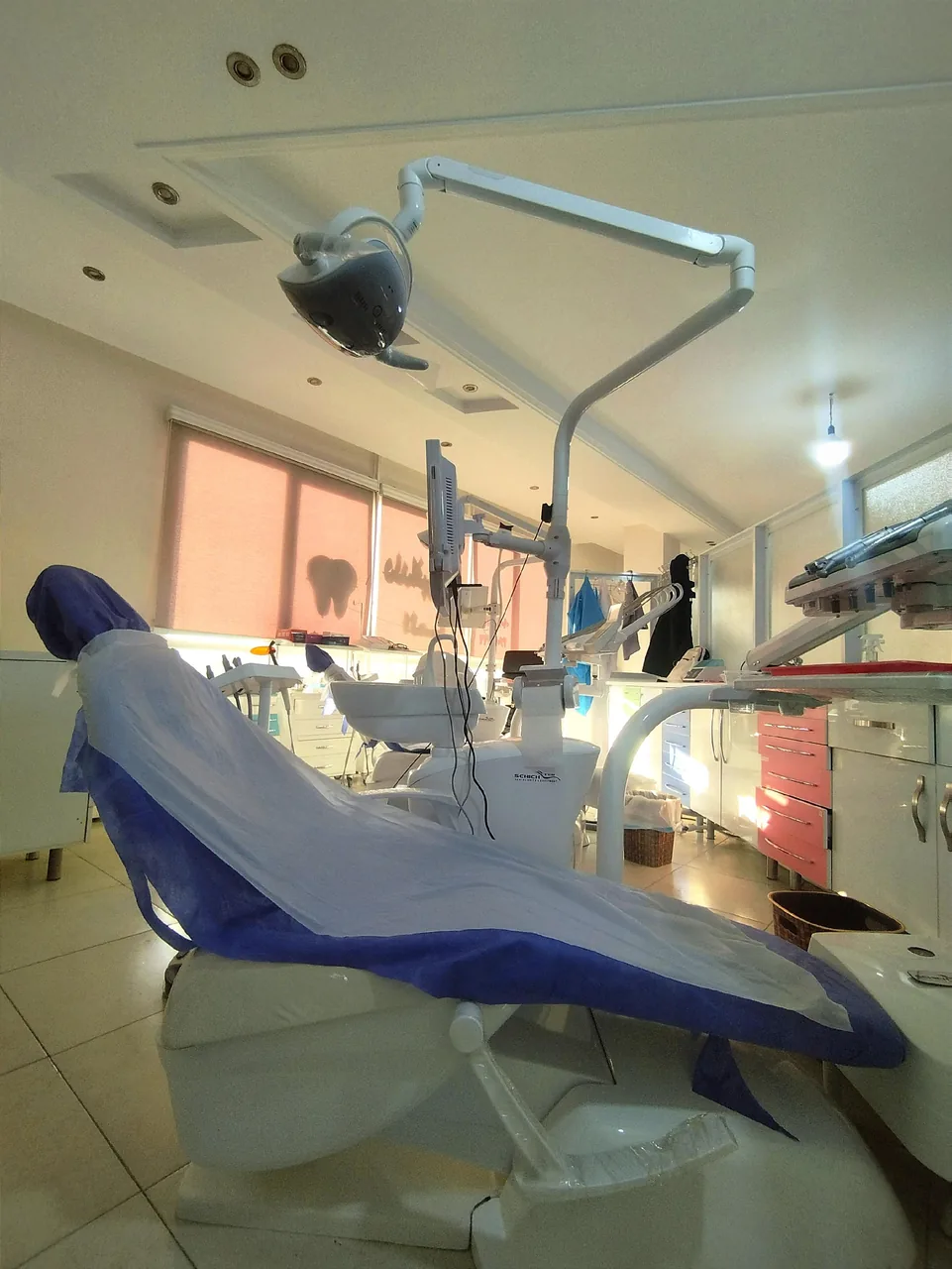 دندانپزشکی دکتر نصیری کلینیک اِلما - تصویر 4