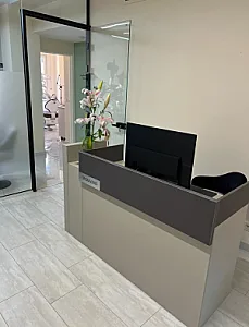 مرکز دندانپزشکى دکتر گراوند
