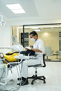 دکتر حجت درویش پور متخصص ارتودنسی