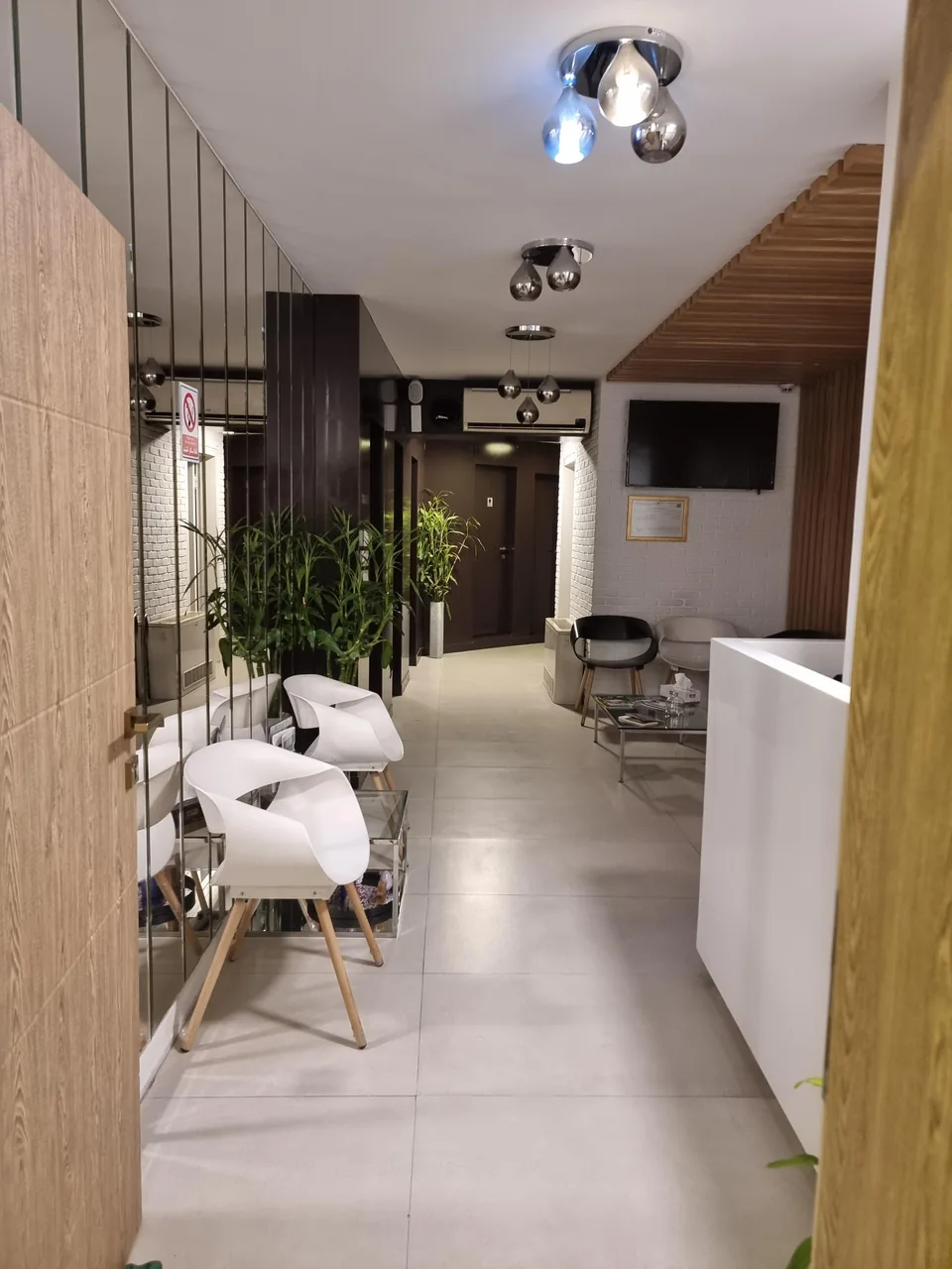 کلینیک تخصصی پوست و مو آذین - تصویر 2