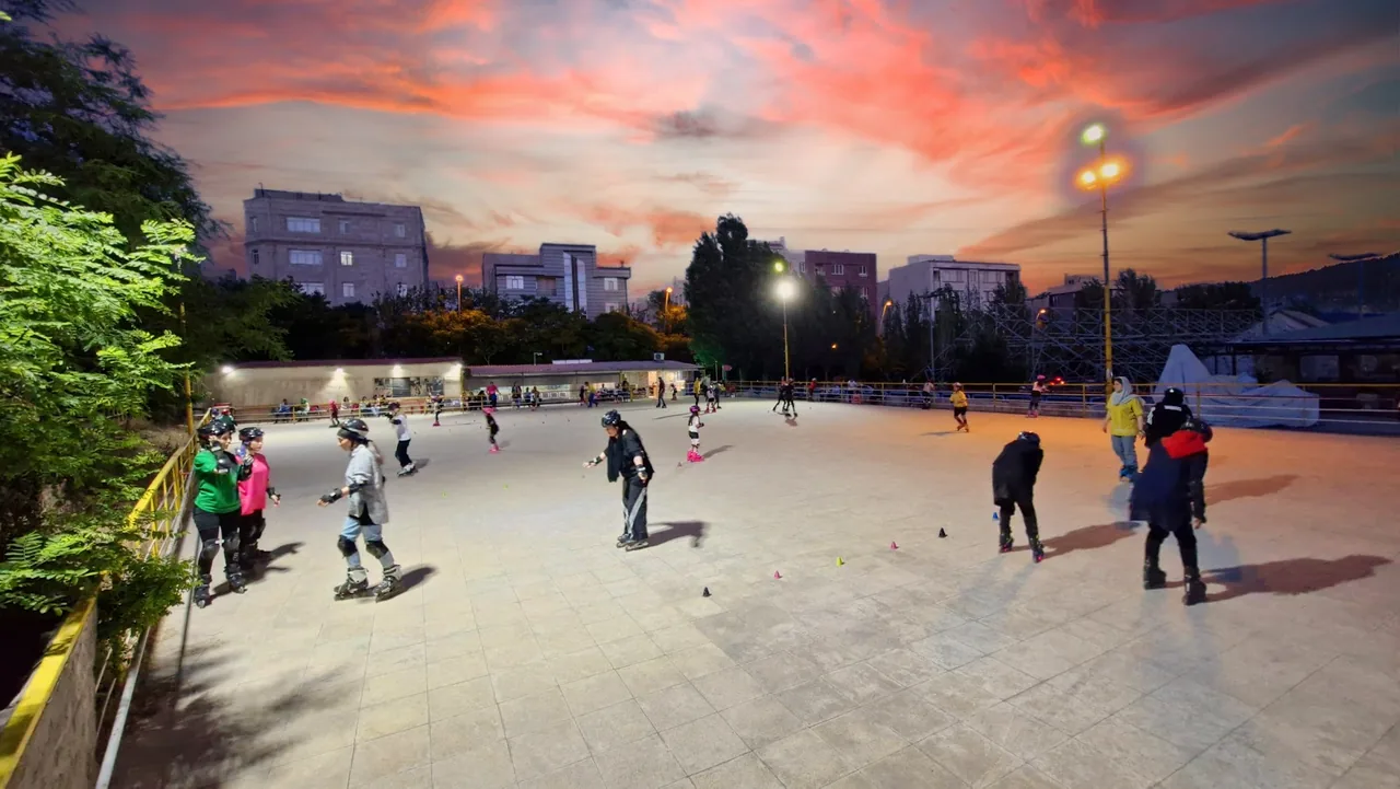 مجموعه ورزشی توانیر طرشت - تصویر 4