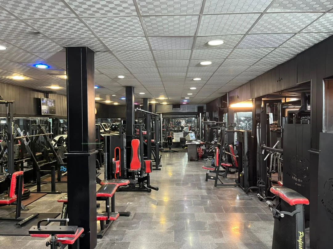 باشگاه بدنسازی ماهان شرق - باشگاه بدنسازی در تهران