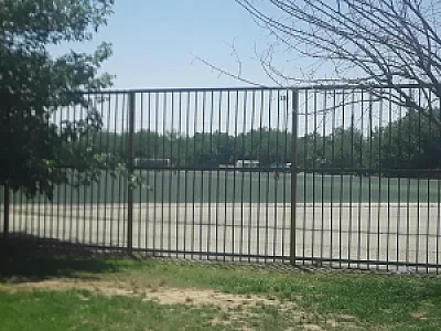 زمین فوتبال آزادگان