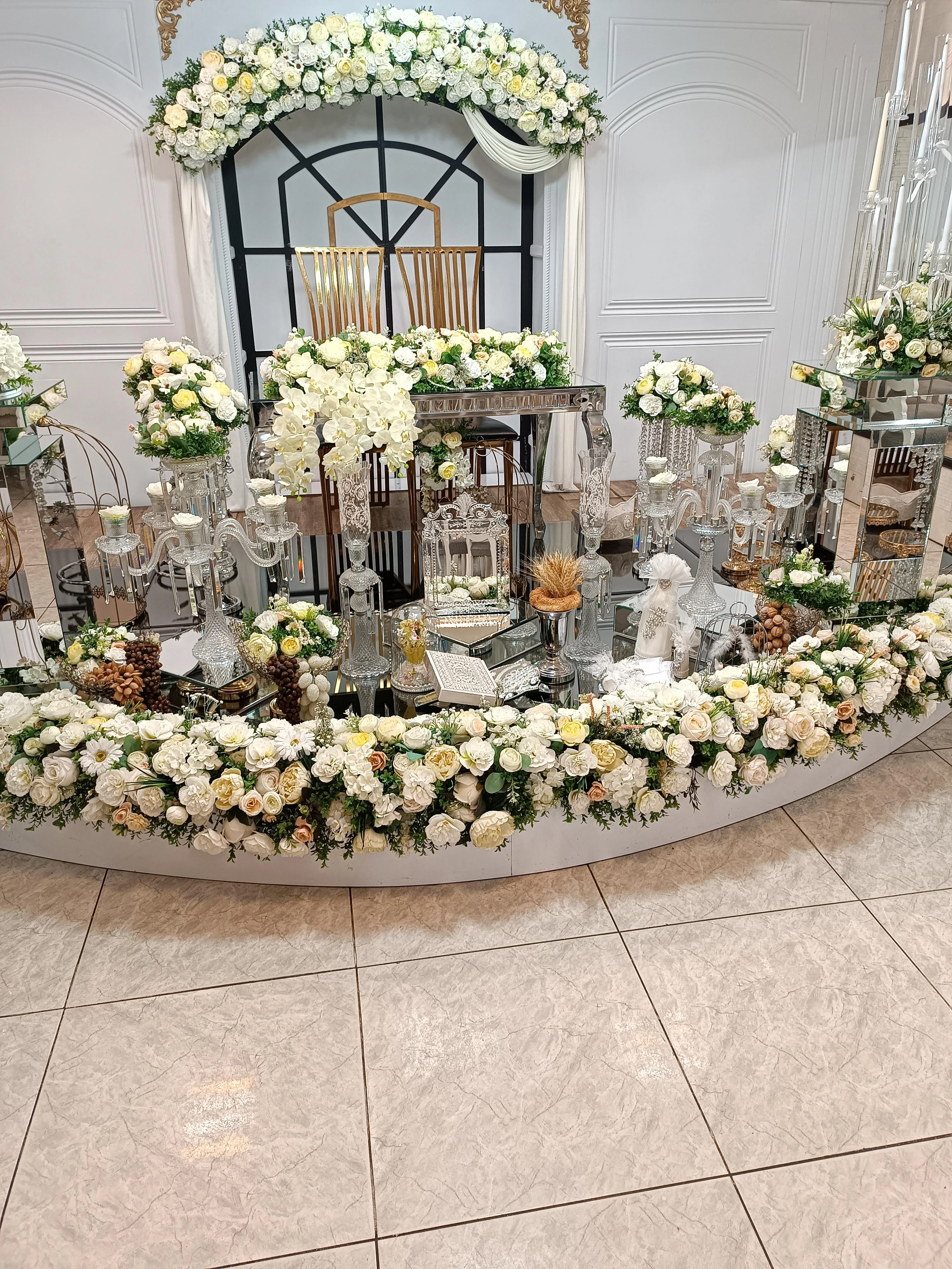 تالار عقد و عروسی آی کان