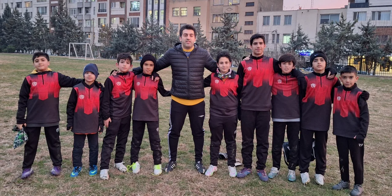 آکادمی و باشگاه فوتبال ستارگان آینده - تصویر 2