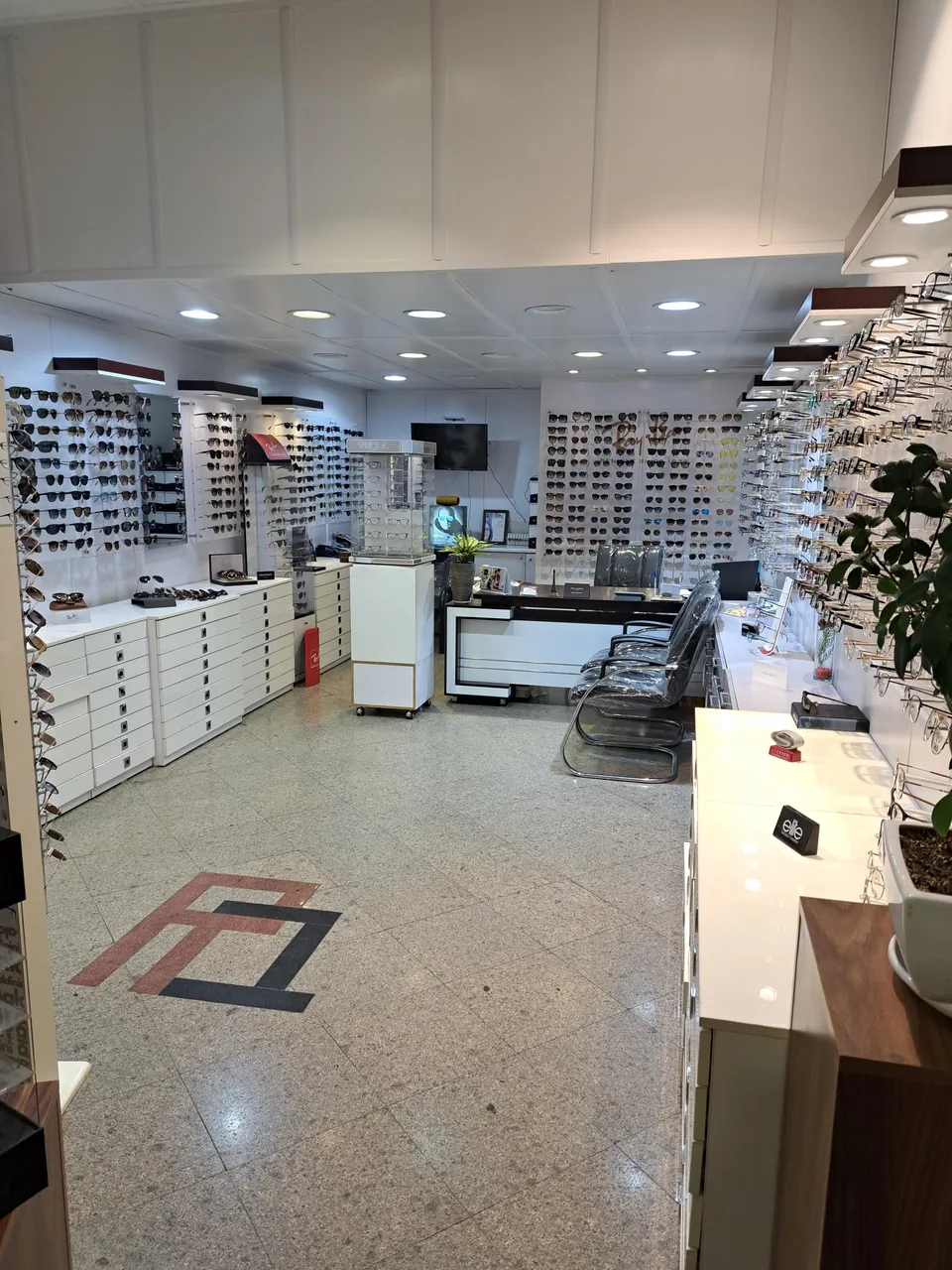 عینک نادر