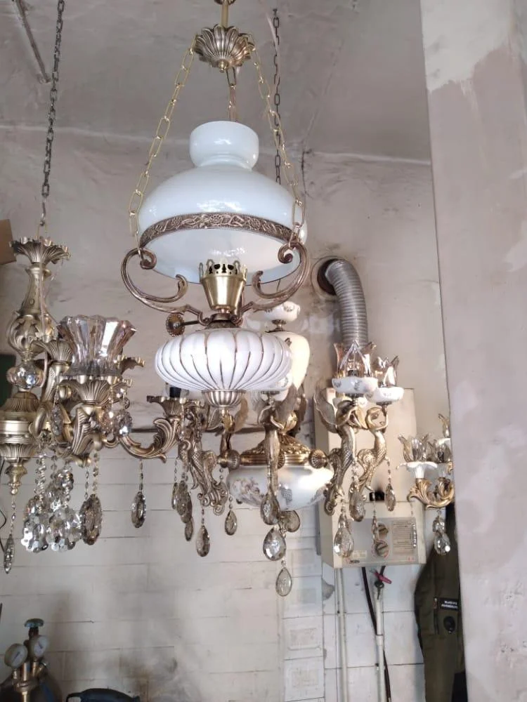 لوستر عرشیا