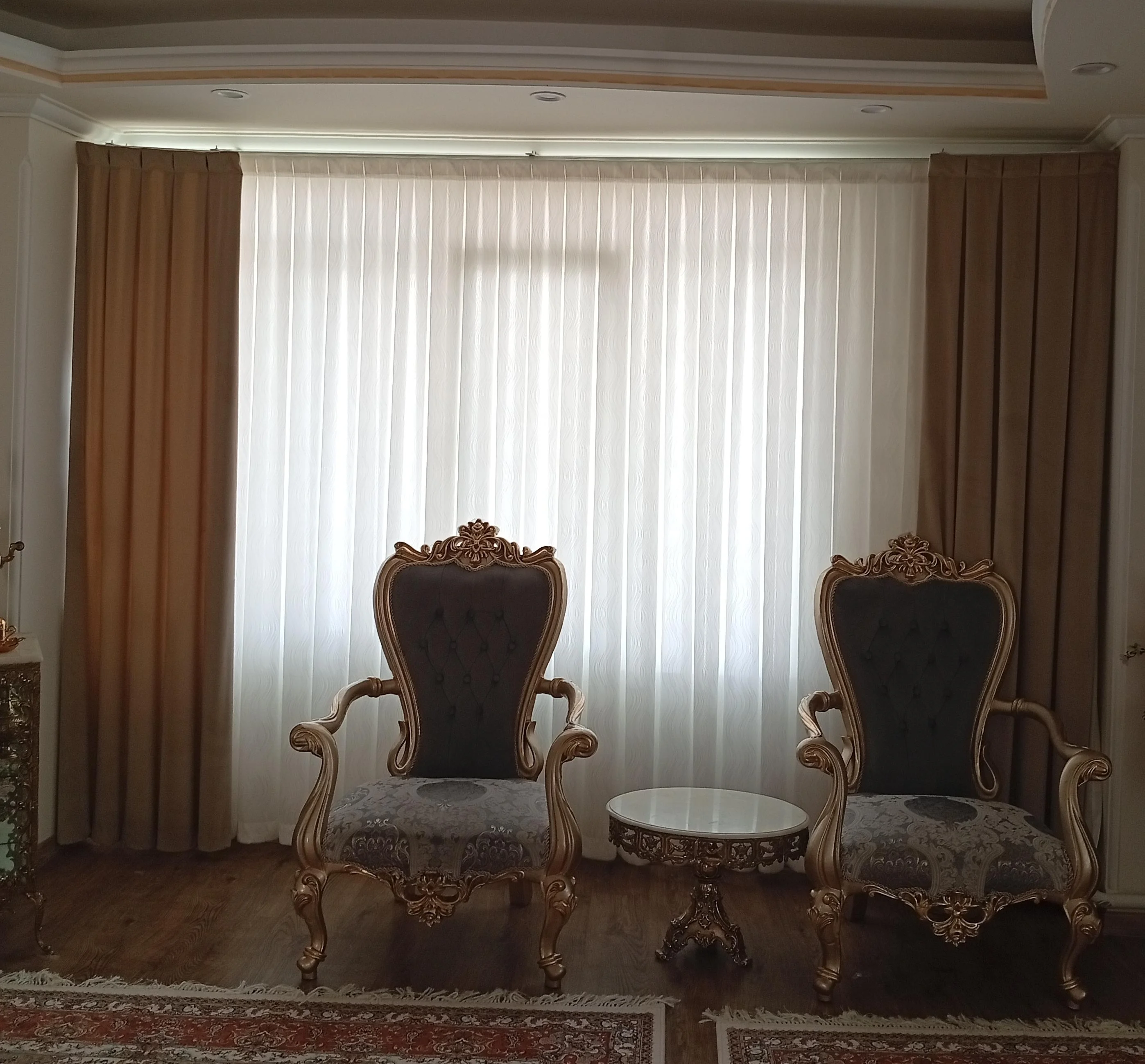 پرده و پارچه سرای تارا