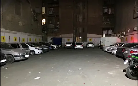 پارکینگ عمومی یاس(نزدیک کافه نخلستان)