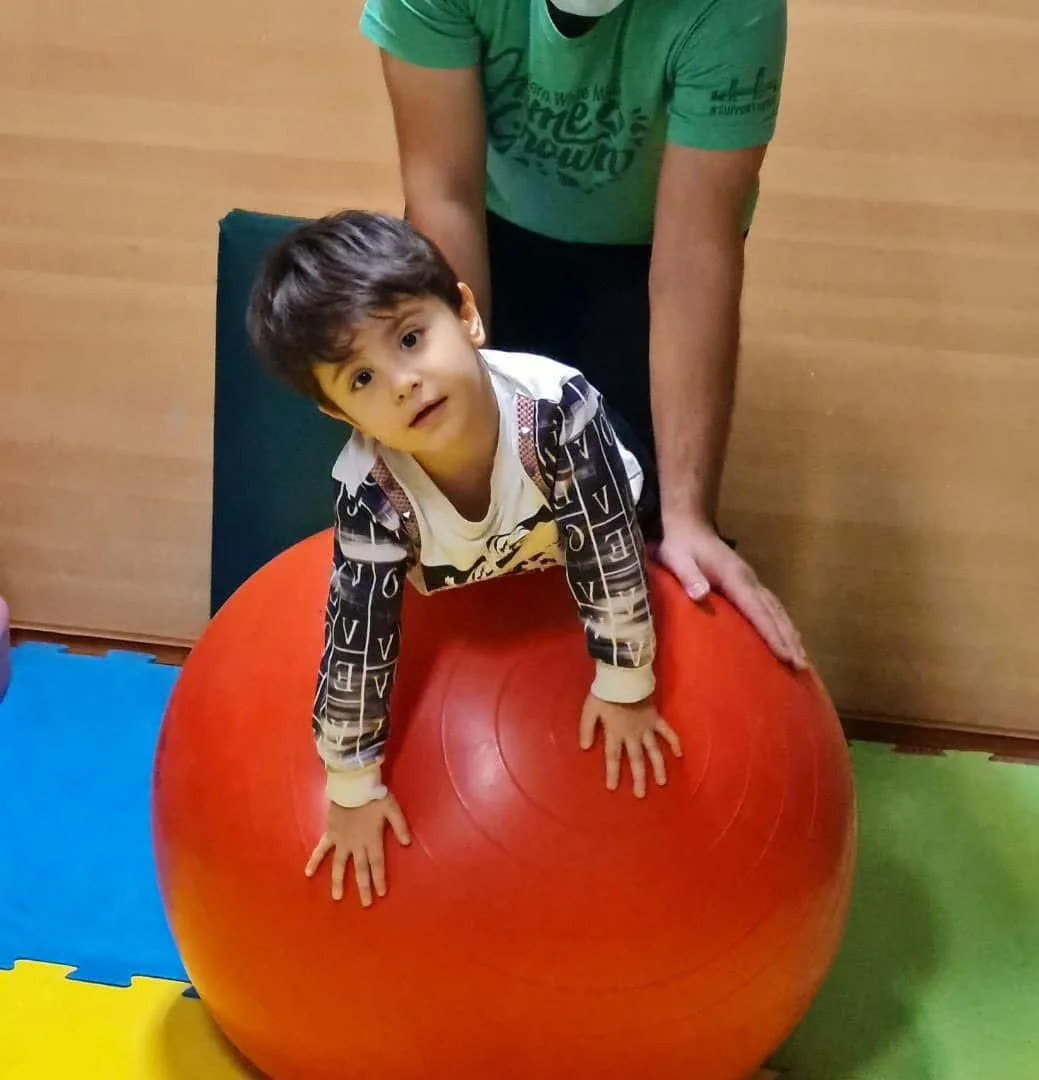 کلینیک تخصصی توانبخشی کودکان نیکان - تصویر 2