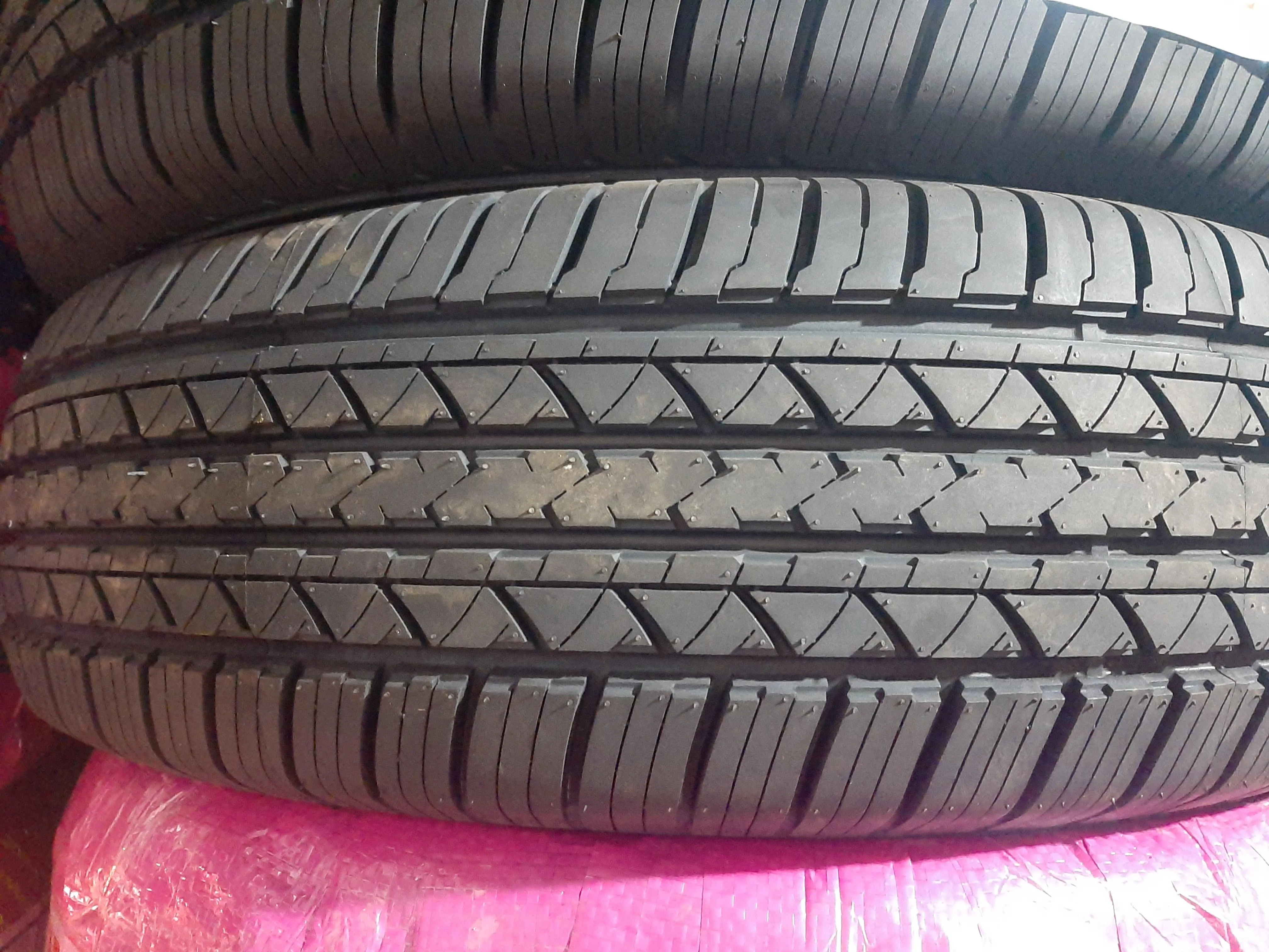 لاستیک طاها