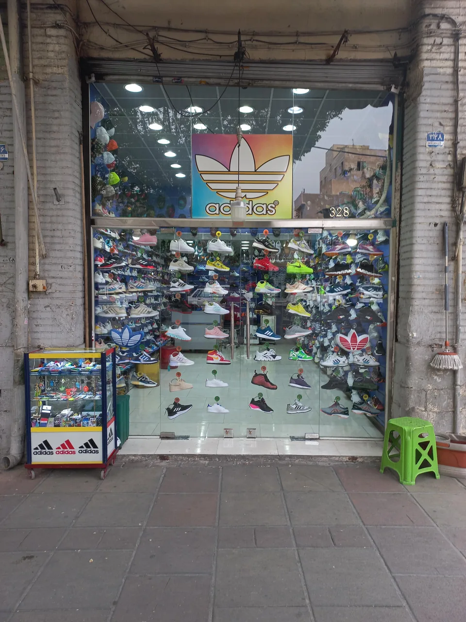 فروشگاه منافی - تصویر 3