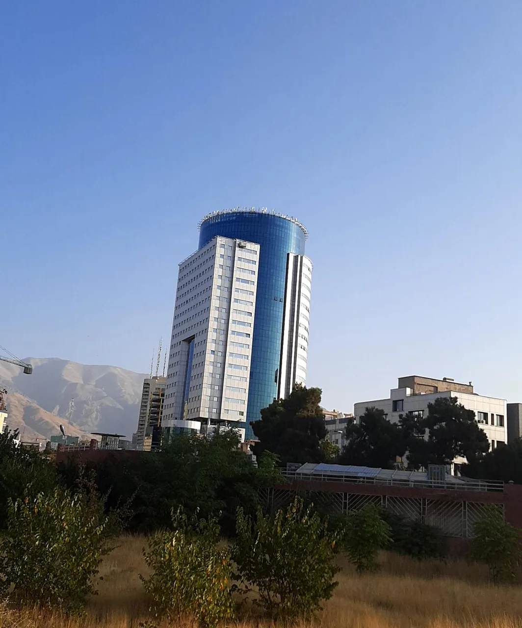 برج نگار - تصویر 2