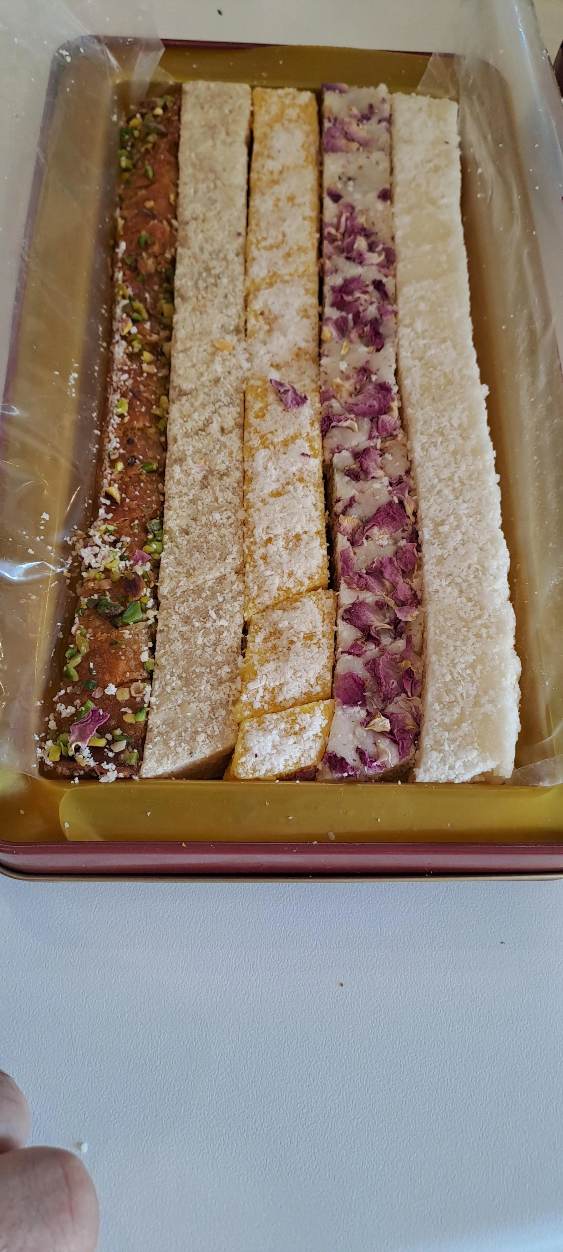شکلات اسدی