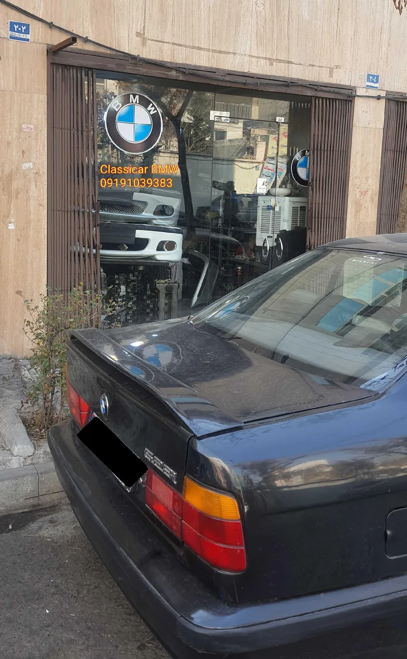 فروشگاه کلاسیکار بی ام و