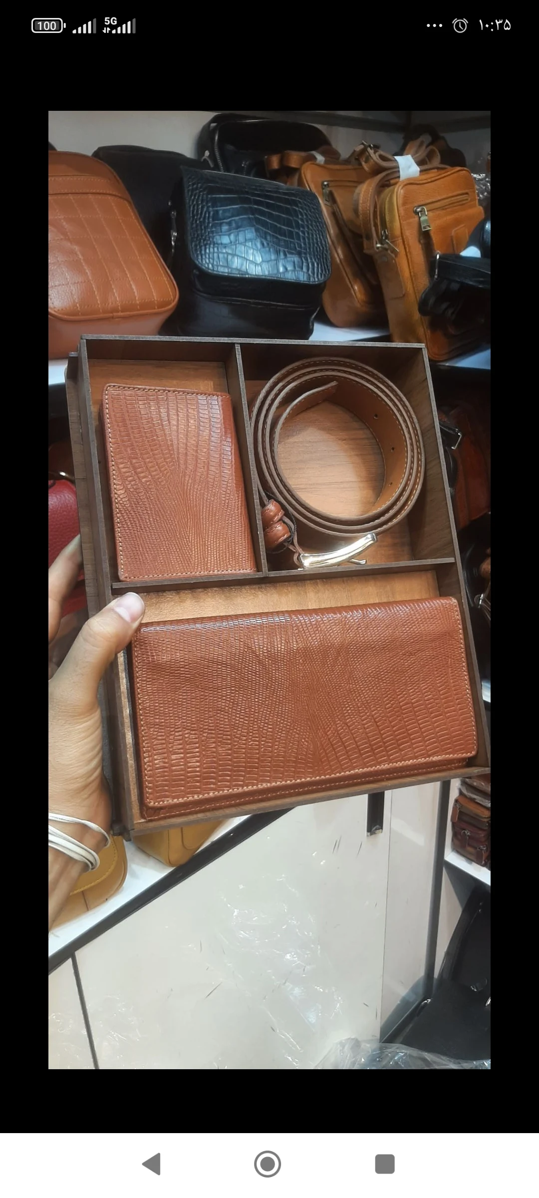 پاساژ صفا فروشگاه نانوک چرم - تصویر 2