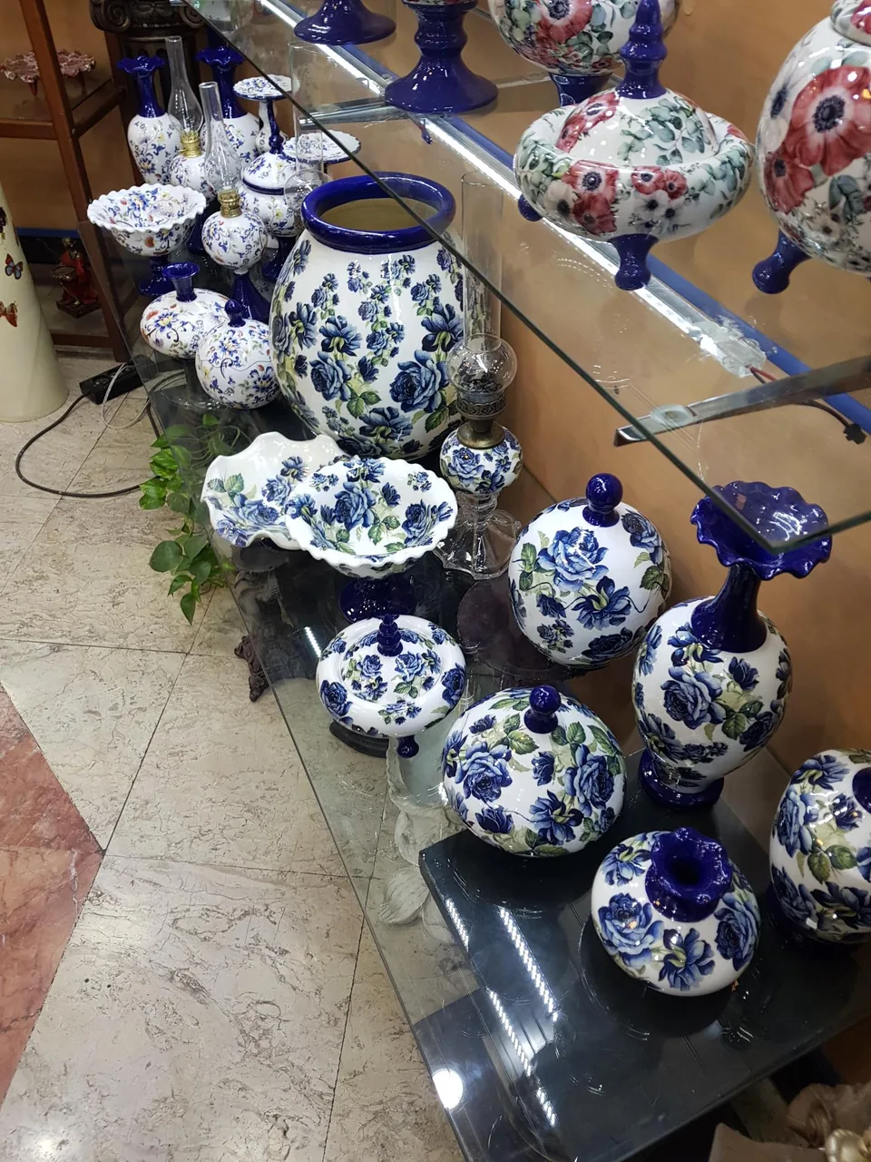 پاساژ تجاری اداری ولیعصر - تصویر 2