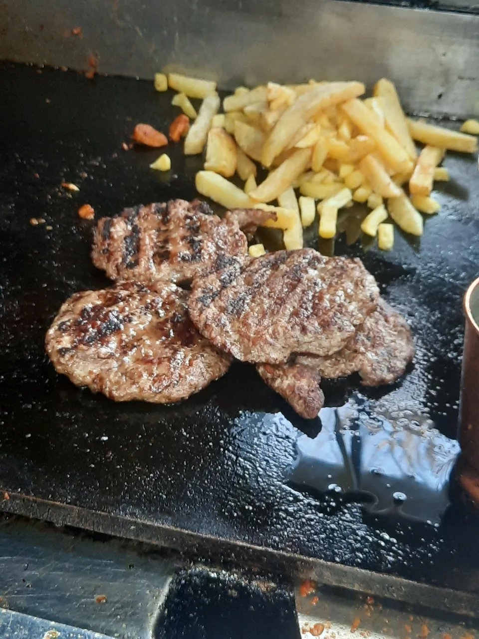 فست فود بمب حافظ - تصویر 3