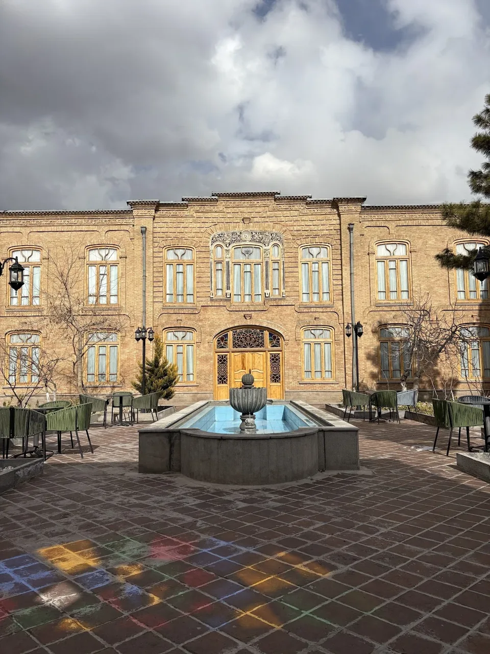 بوتیک هتل عمارت سرخه‌ای - تصویر 4