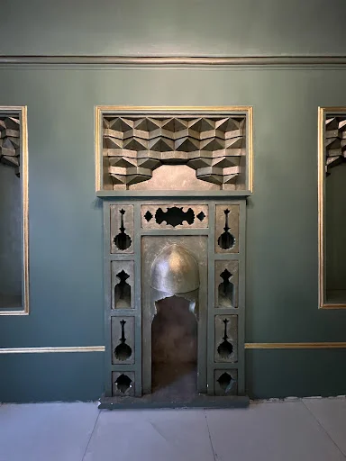 هتل عمارت سرخه ای