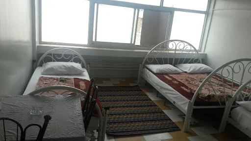 مهمانپذیر بهارستان