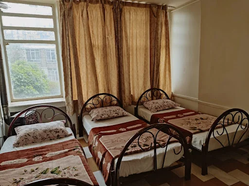 مهمانپذیر بهارستان