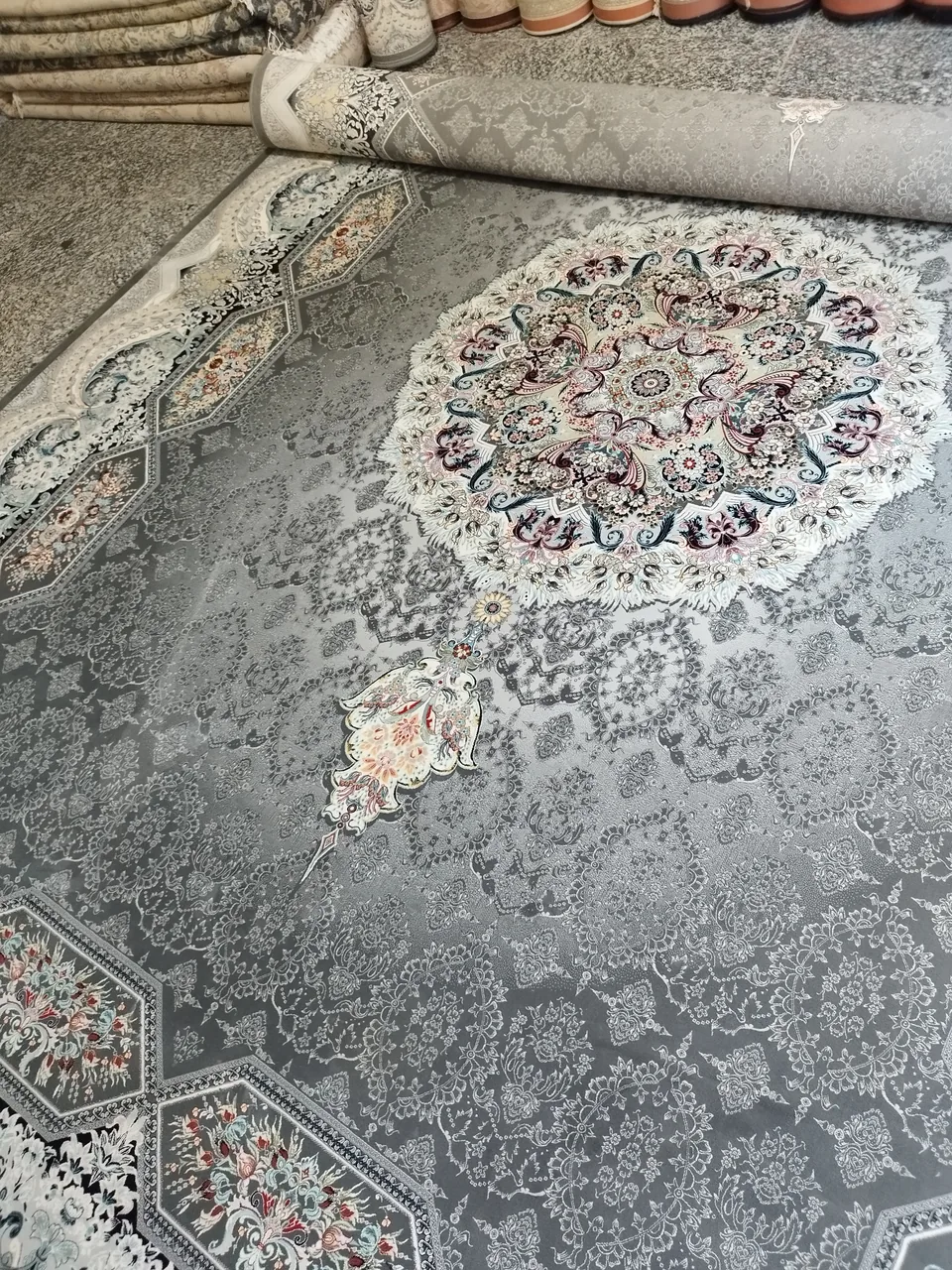 گالری فرش هاشم افراز قائم - تصویر 2