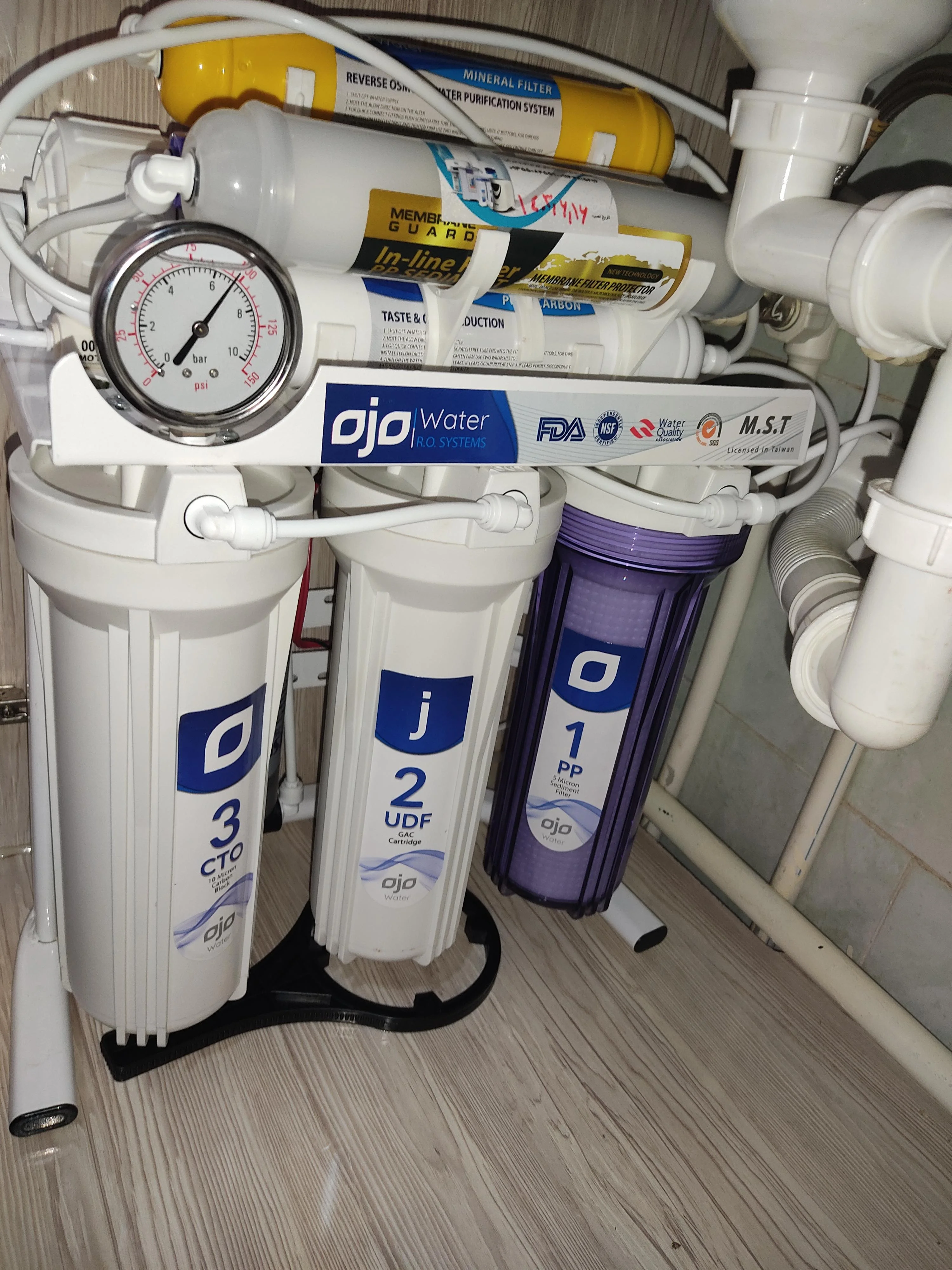 تصفیه آب هادی - تصفیه آب و تجهیزات آبرسانی در تبریز