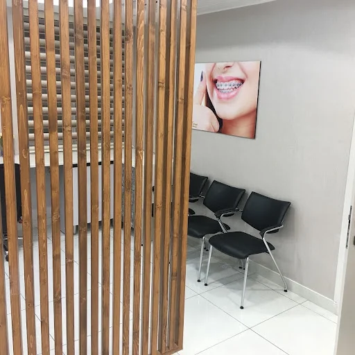 مطب ارتودنسی دکترعلی رفیقی