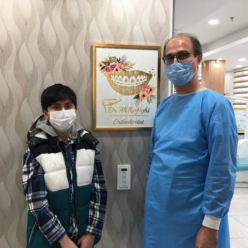 مطب ارتودنسی دکترعلی رفیقی