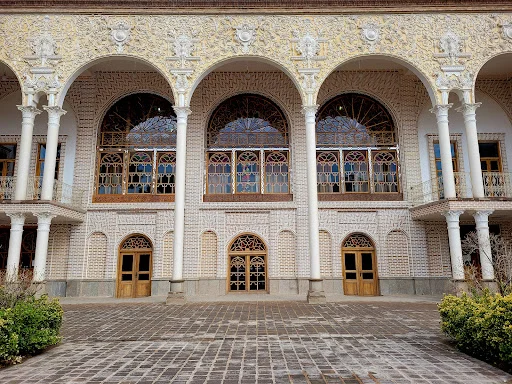 دانشکده معماری و شهرسازی دانشگاه هنر اسلامی تبریز - آموزش و تحصیل در تبریز