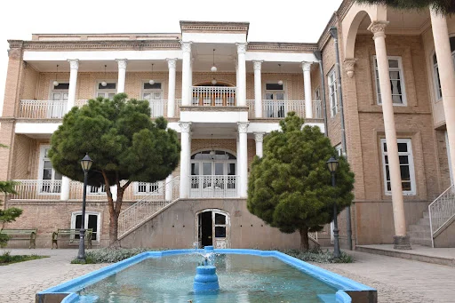 دانشکده معماری و شهرسازی دانشگاه هنر اسلامی تبریز - آموزش و تحصیل در تبریز