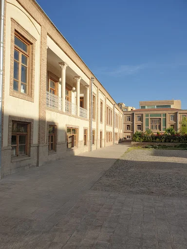 دانشکده معماری و شهرسازی دانشگاه هنر اسلامی تبریز - آموزش و تحصیل در تبریز