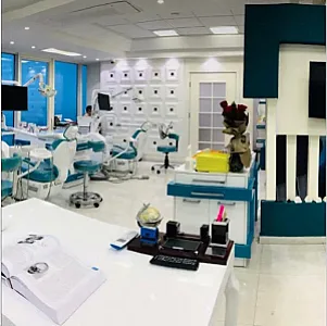 دکتر امیرهومن صدرحقیقی