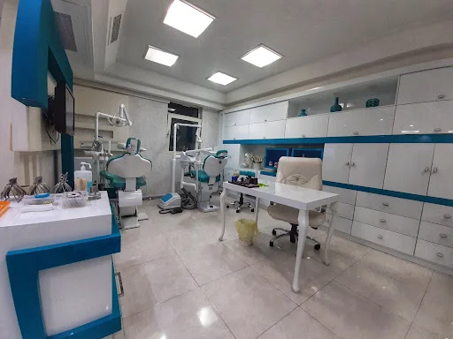 دکترهومن صدر حقیقی