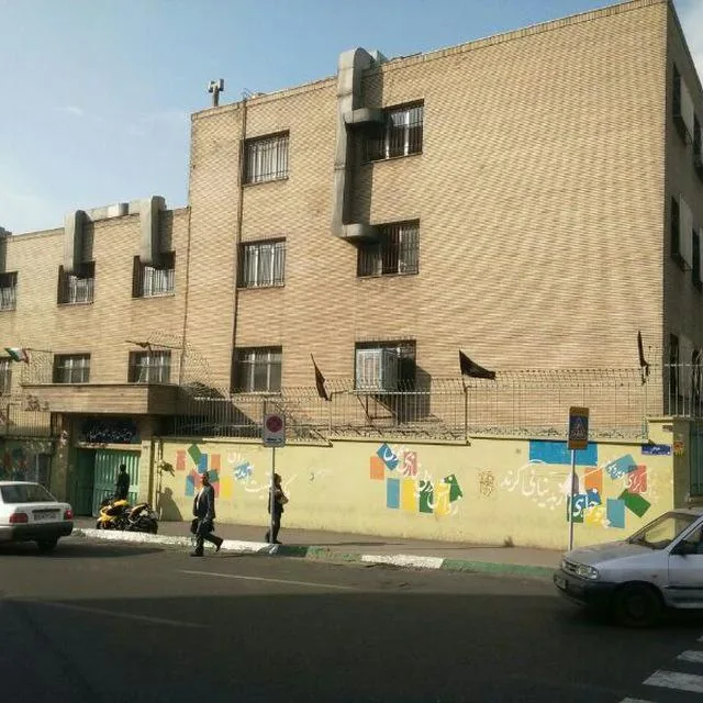 دبیرستان احمد عدل پرور - تصویر 2