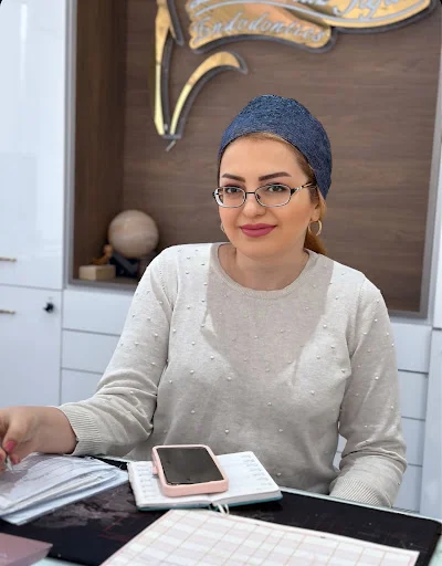 دکتر فرناز جعفری متخصص ریشه